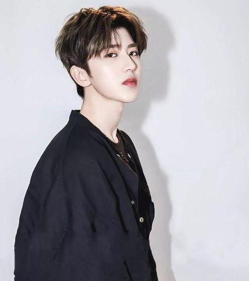 娱乐圈八卦吃瓜蔡徐坤,娱乐圈风云再起，揭秘“坤坤”背后的故事